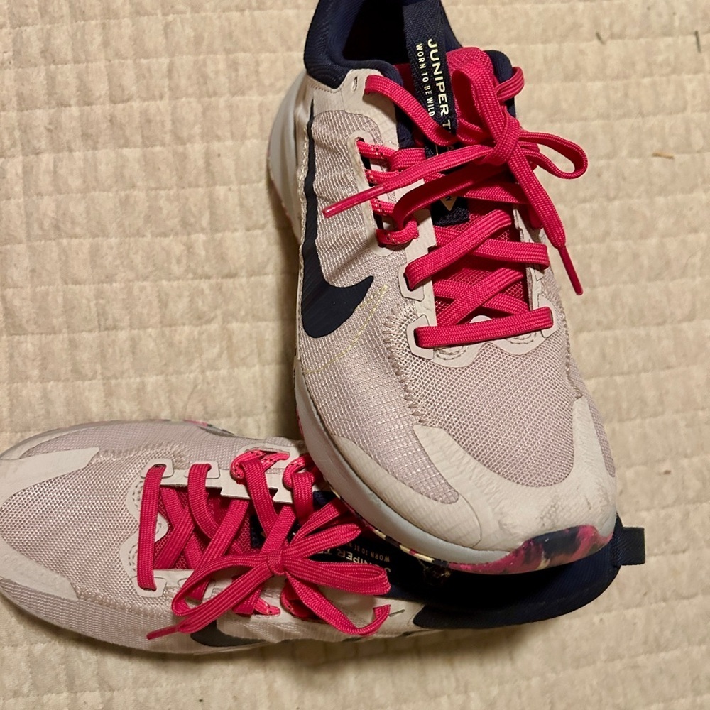 Nike Juniper Trail Hiking Sneakers - Picture 2 of 5